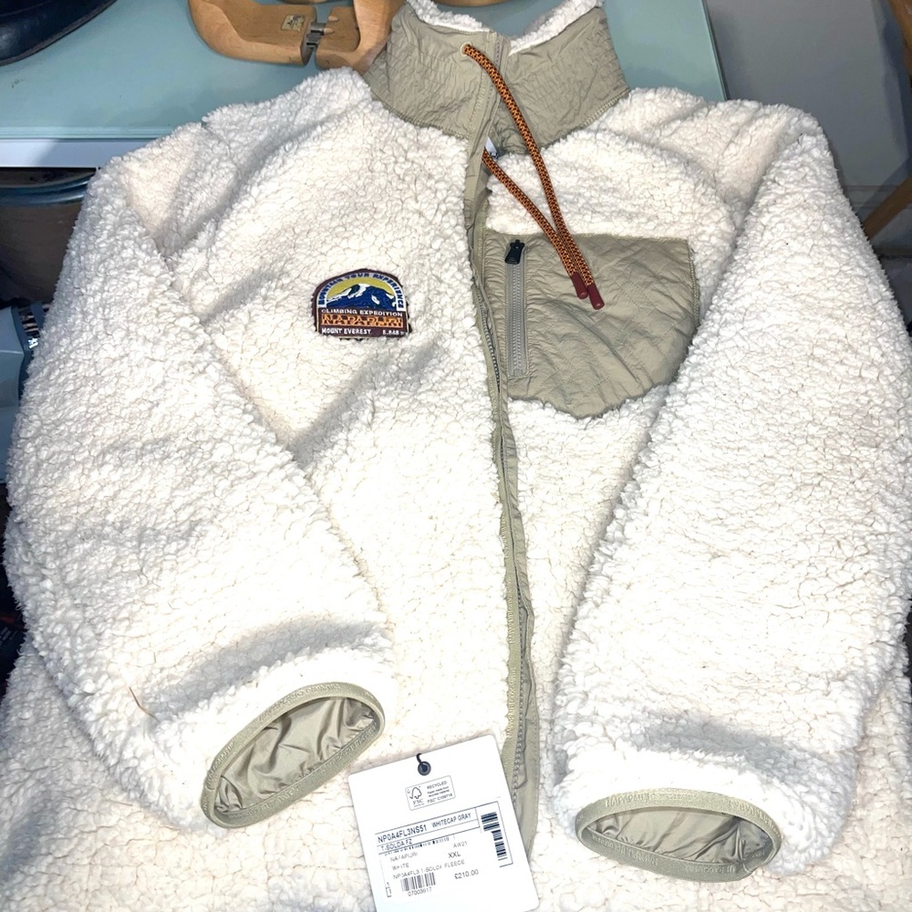 NWT Napapijiri Mt Everest Collection Heavyweight Fleece jacket, full zip.